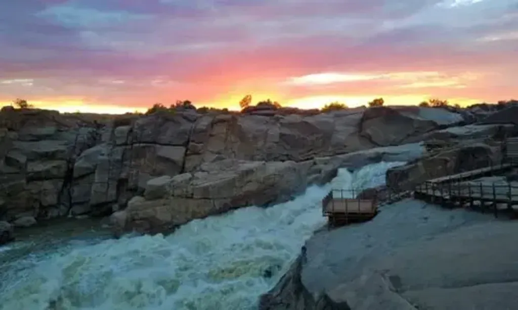 Raviver Stress and Burnout Centre — Raviver's retreats are held in serene, natural environments at various luxurious resorts throughout South Africa and Namibia. Each location is chosen for its peaceful atmosphere, offering a tranquil backdrop for recovery and self-discovery.