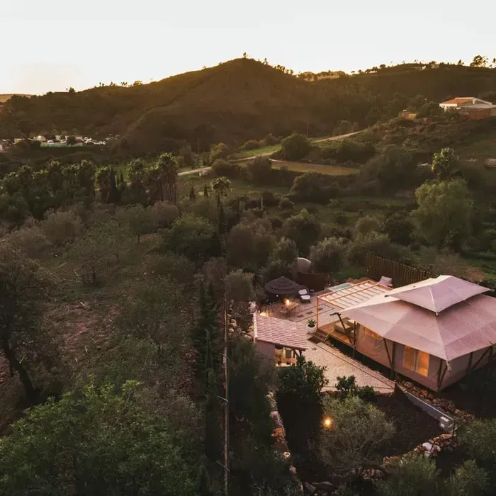 Remember Algarve — set in the picturesque mountains of Monchique, the center offers a peaceful escape from daily life. The surrounding landscape of the Algarve is known for its natural beauty, providing a calming backdrop for introspection and healing. The air is fresh, and the atmosphere is one of tranquility and support.