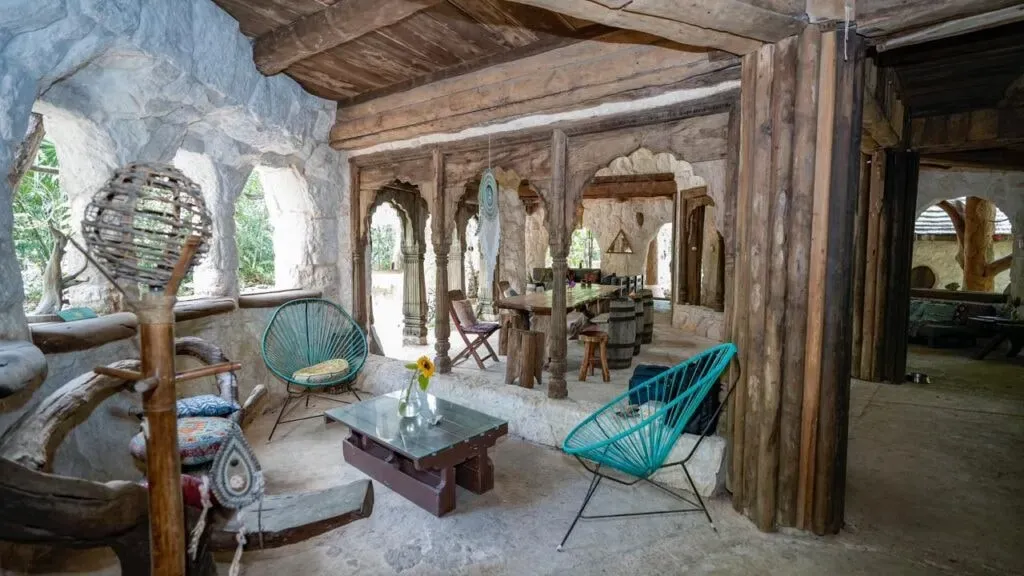 Remembering Your Divinity Retreats — set in Sac Be, Playa Del Carmen, Mexico, the center benefits from the region's warm, tropical climate. While specific details about the immediate surroundings aren't provided, Playa Del Carmen is known for its stunning Caribbean coastline, lush vegetation, and vibrant atmosphere, suggesting a setting conducive to relaxation and introspection.