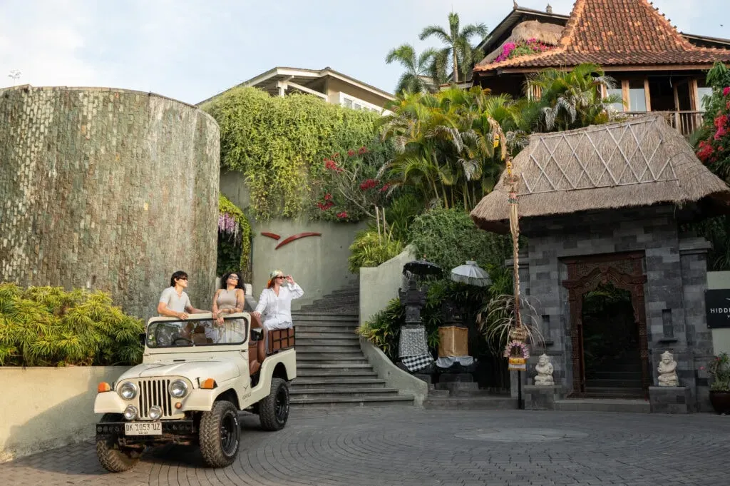 Rise and Rest Bali: Choose Happiness — Perched in Bali, this retreat boasts a luxurious villa with muted gold features and elegant design. The property offers sweeping 270-degree sunset ocean views, particularly from its 15m infinity lap pool and a special Indonesian-style lounge. The serene environment overlooks the Indian Ocean, providing a breathtaking backdrop for all activities and moments of relaxation.