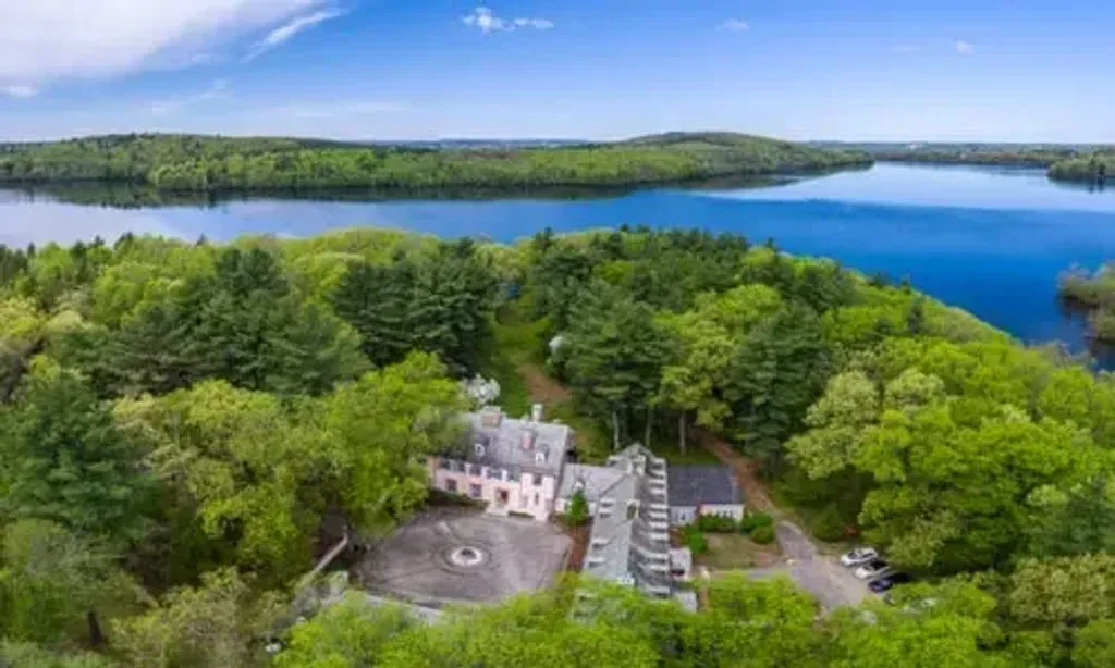 Rolling Ridge — Situated on 38 acres of gently rolling terrain, the center boasts a tranquil lakeside setting on the southern shore of Lake Cochichewick. The natural beauty of the landscape provides a serene backdrop for contemplation and spiritual practice, inviting guests to connect with the outdoors.