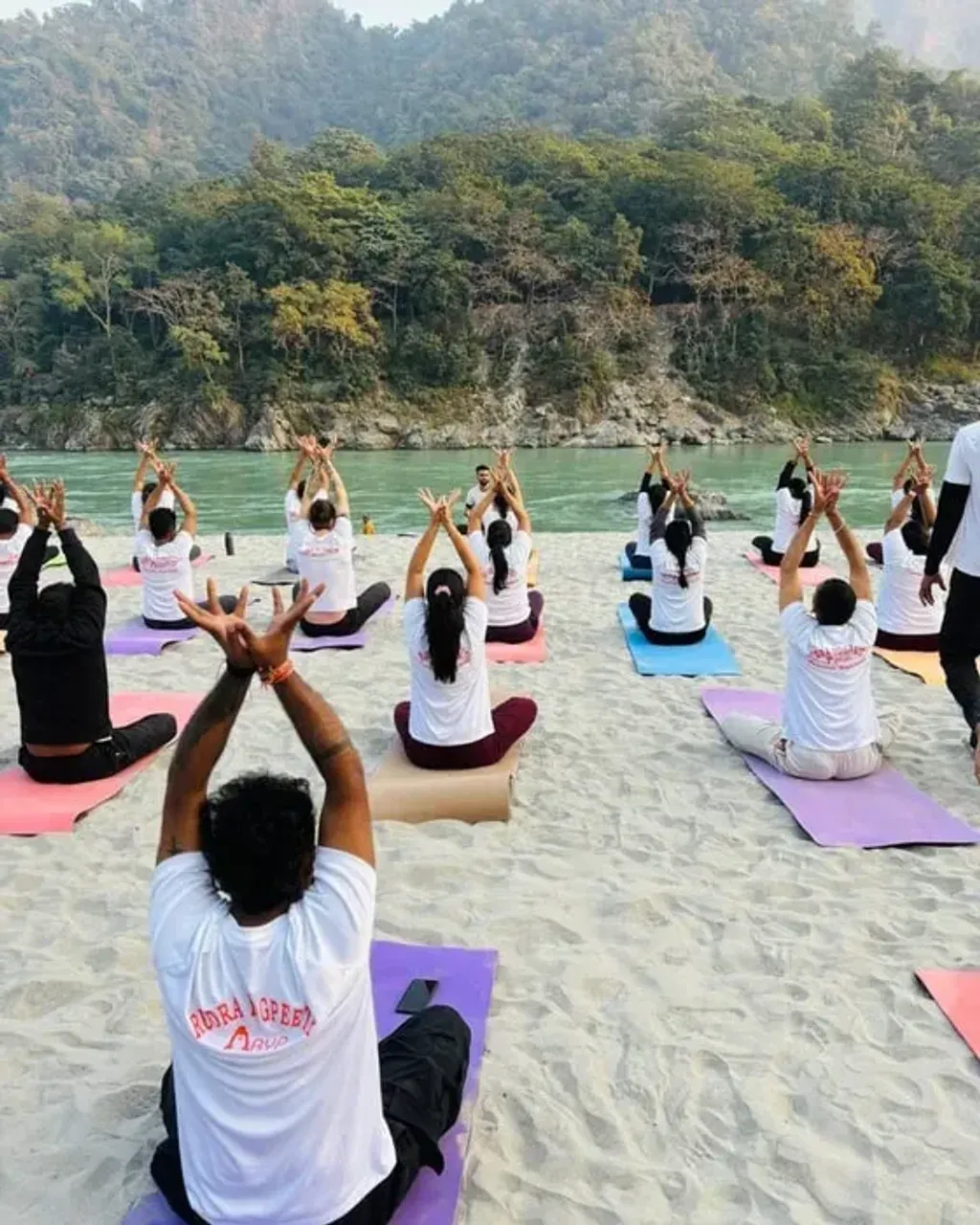 Rudra Yogpeeth — set in the peaceful mountains of Rishikesh, Rudra Yogpeeth offers a tranquil environment surrounded by the magnificent Himalayas and the sacred Ganga River. The location provides a perfect backdrop for yoga and meditation, fostering a sense of calm and spiritual connection.