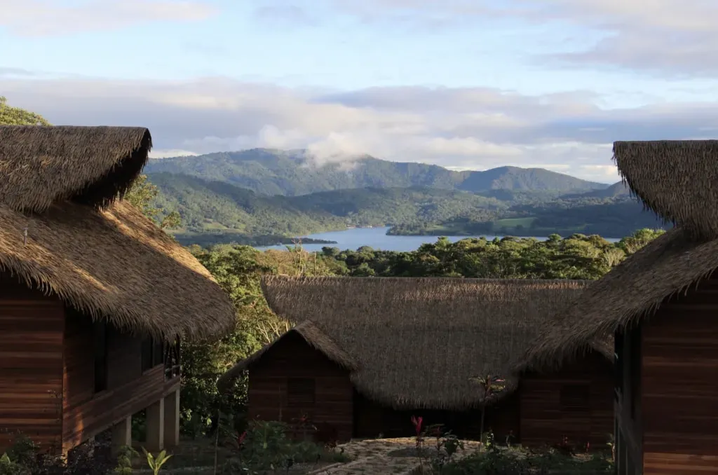 Sachakuna — set within the pristine Peruvian Amazon rainforest, Sachakuna offers an immersive natural environment. The atmosphere is one of profound tranquility and protection, surrounded by lush greenery and the sounds of the jungle, fostering a deep connection with nature.