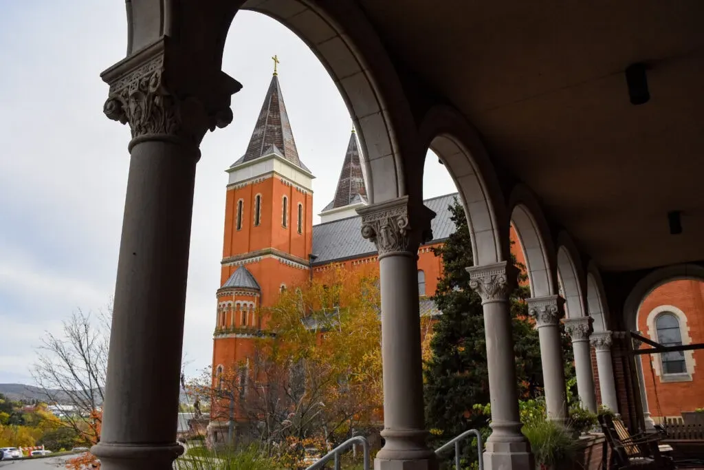Saint Vincents Retreats — Saint Vincents Retreats is situated in Latrobe, Pennsylvania, on the grounds of the historic Saint Vincent Archabbey. The campus offers a peaceful and contemplative atmosphere, conducive to spiritual reflection and renewal.