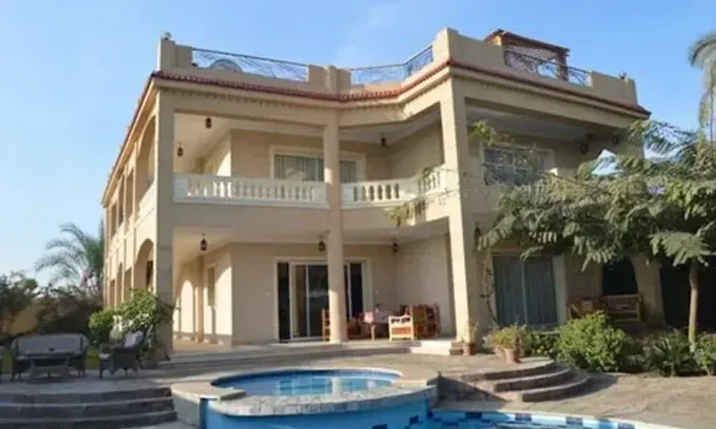 Scholtens inc. — Luxor House is situated in the historic city of Luxor, Egypt. While specific details about the immediate surroundings are not provided, Luxor itself is renowned for its ancient temples and monuments, offering a rich cultural backdrop for any retreat. The presence of a pool suggests a relaxing environment within the property.
