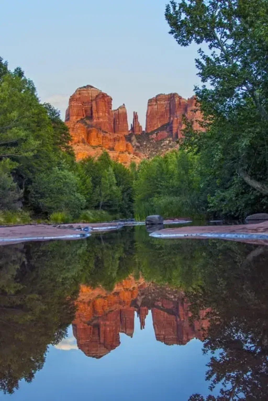Sedona Soul Ascension — Sedona Soul Ascension is situated in the breathtaking landscape of Sedona, Arizona. The area is renowned for its vibrant red rock formations and powerful energy vortexes, creating a naturally grounding and meaningful atmosphere that supports deep introspection and emotional healing.