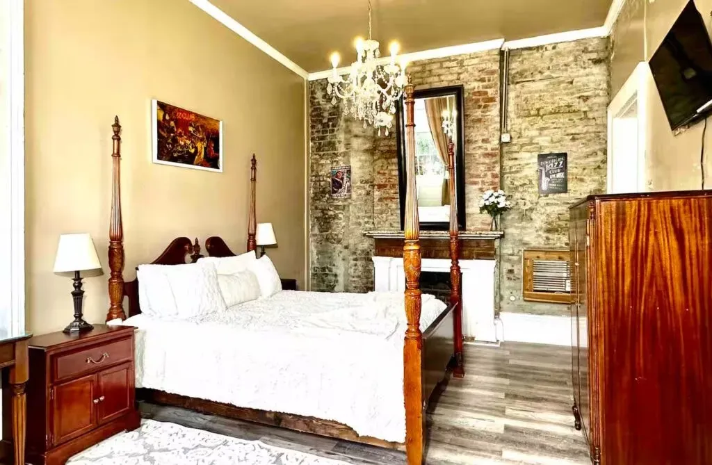 Shades of Blue Project — The retreat is situated in New Orleans' historic Warehouse District, a lively area known for its blend of old-world charm, art galleries, diverse restaurants, and cultural attractions. This dynamic neighborhood offers a stimulating backdrop for both focused retreat activities and opportunities for exploration, just minutes from downtown and the Essence Festival activities.