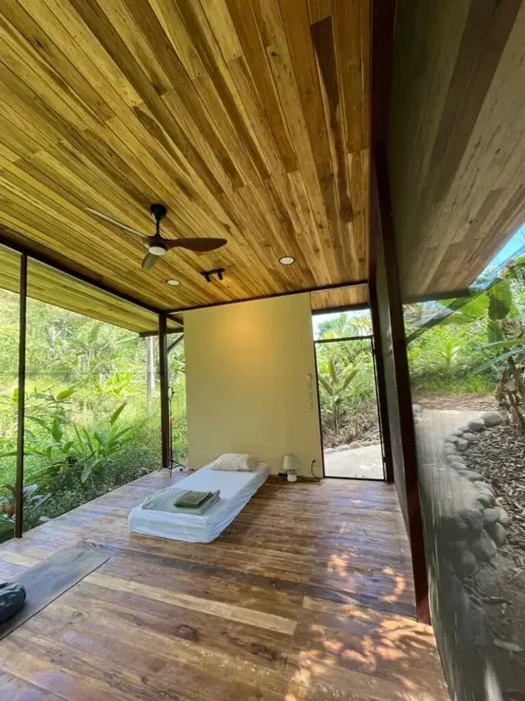 Shivas Vortex — Shivas Vortex is situated in San Salvador de Baru, within Costa Rica's Puntarenas Province.