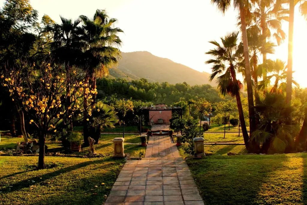 Sol Nourishment — Peacefully situated at the base of the Teida and Alhama Mountains, Finca Parrilla Villa boasts breathtaking views overlooking the Mediterranean Sea. The natural surroundings create a calm and inspiring atmosphere, well suited to quiet reflection and outdoor activities.