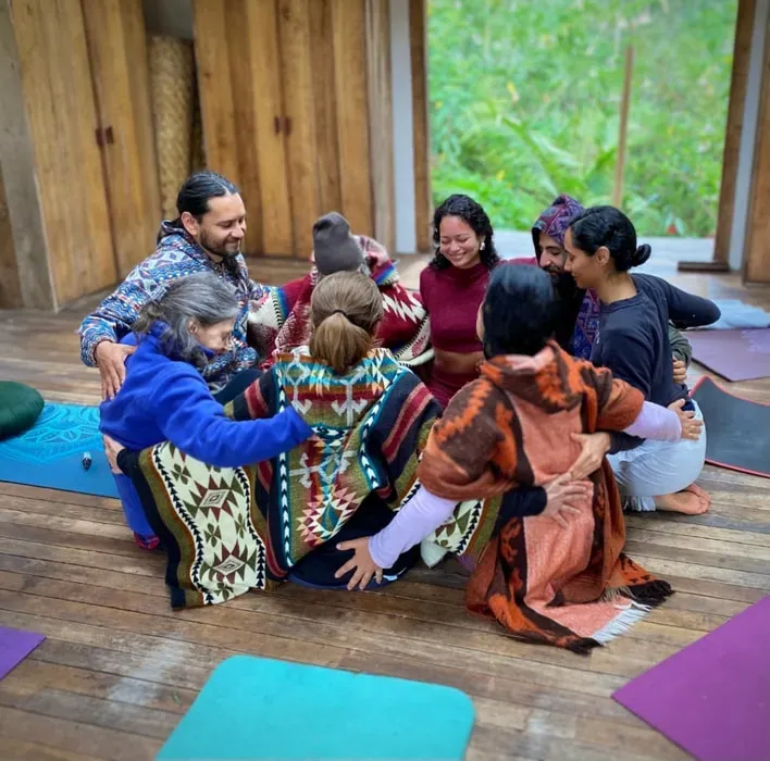 Soliderrance — The retreat is set within a natural reserve in the Andean-Amazonian mountains of southern Colombia, a landscape that has been carefully reforested over the past decade. This sacred land provides a serene and immersive environment, designed for total disconnection and a deep connection with the surrounding native flora.