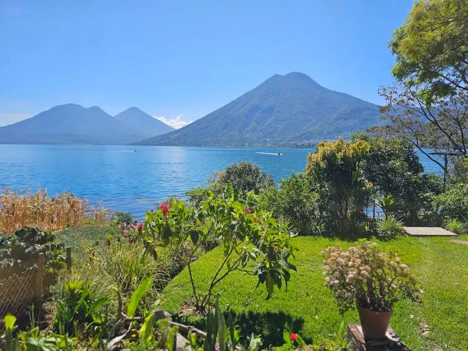 Soul Yoga Laura — The center is situated on the shores of the Sacred Lake Atitlan in Guatemala, a truly beautiful and secluded location. This natural setting provides an ideal backdrop for disconnection and offers opportunities to engage with local traditions, fostering a sense of grounding and peace.