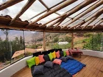 Soulful Retreat — This retreat is situated amidst the majestic Peruvian mountains, far from the noise of cars and busy streets. It is enveloped by trees, offering a peaceful and natural environment conducive to deep relaxation and introspection.
