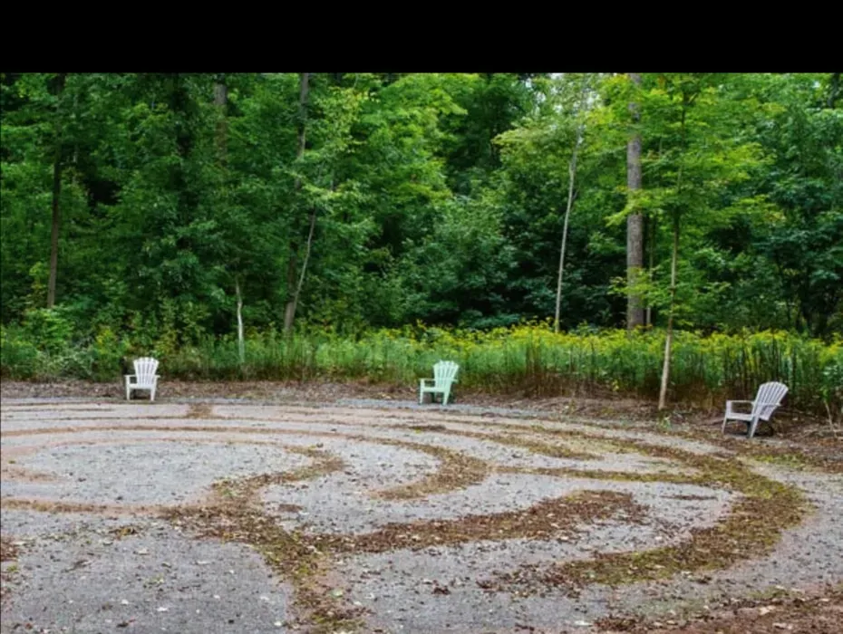 Soulful Sorrows — The center is set within 17 acres of Canadian Carolinian forest in the peaceful Niagara Peninsula. Guests can explore quiet nature trails and find solace in the natural beauty surrounding the property, including an outdoor healing labyrinth set among ancient woodlands. The atmosphere is designed for contemplation and restoration, offering a tranquil escape from daily life.