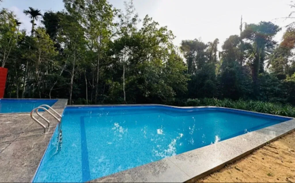 Sthavishtah retreat — Located on Doddaballapura Main Road in Bengaluru, the retreat offers a convenient yet peaceful setting away from the city's immediate clamor. The surrounding area provides a sense of calm, allowing guests to focus on their practice without significant distractions.