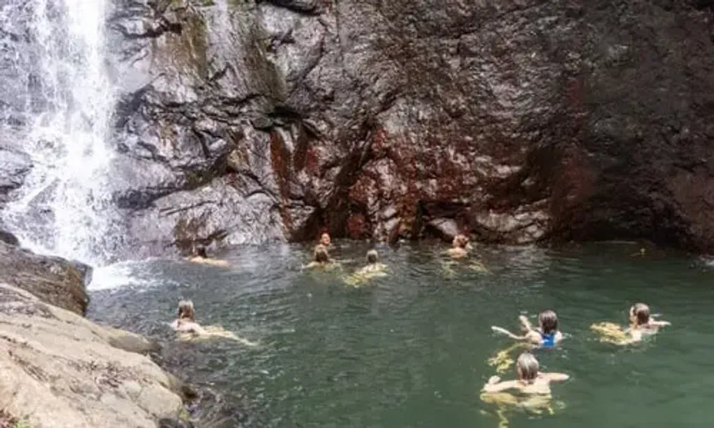 Sui Yoga — Sui Yoga is located in Playa Mizata Mizata, a beautiful coastal area in El Salvador. The setting provides a serene and natural environment, ideal for disconnecting from daily stresses and immersing oneself in wellness practices.
