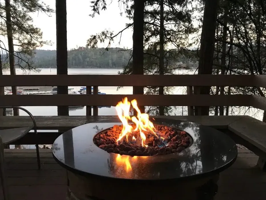 SummaWork — The center is situated in a beautiful lakefront house within a private, gated community. The design of the house is award-winning, providing a serene and inspiring atmosphere. The surrounding area offers the tranquility of a private lake, with the added benefit of being a short drive from the majestic Yosemite National Park.