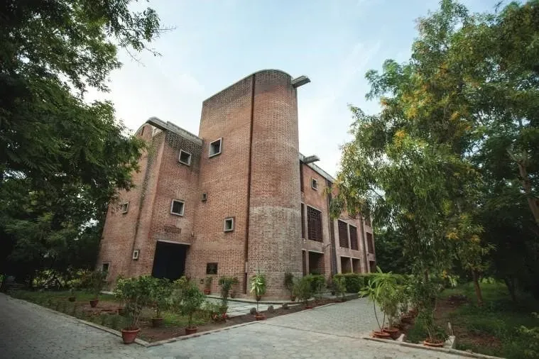 Sunya Retreat — Located at the Nagaloka Centre in Bhilgaon, Nagpur, the retreat offers a dedicated space for meditation and self-exploration. While specific details about the immediate surroundings are not provided, its location within Nagpur suggests a blend of urban accessibility and a focused retreat environment.