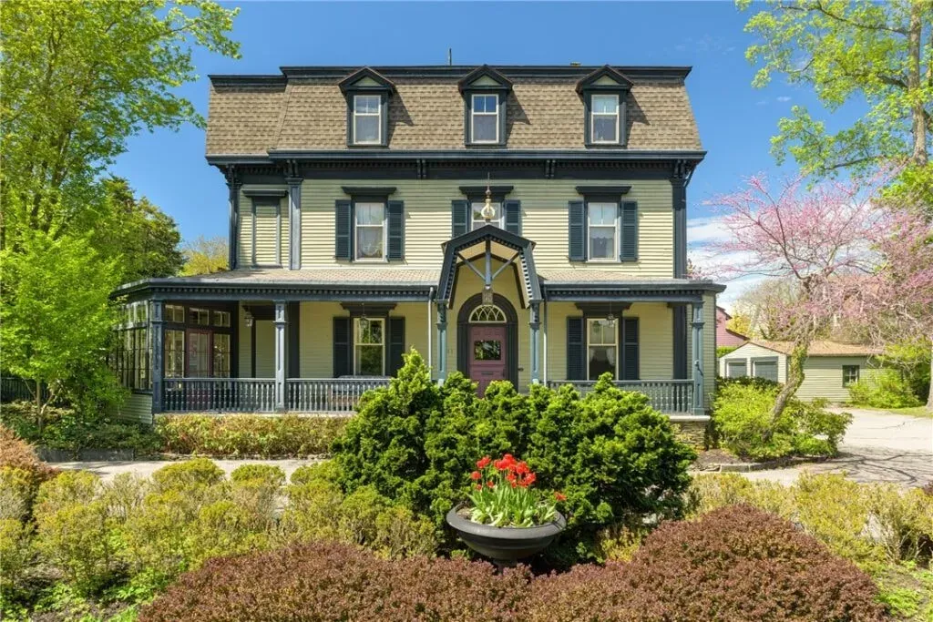 Suzi Nance — This retreat unfolds within a beautifully preserved Victorian home in Newport, Rhode Island. The setting offers a blend of timeless architectural charm and modern comforts, providing a serene backdrop for introspection. Guests can enjoy the quaint streets of Newport, with the beach and town center just a few walkable blocks from the property, allowing for a balanced experience of retreat and local exploration.