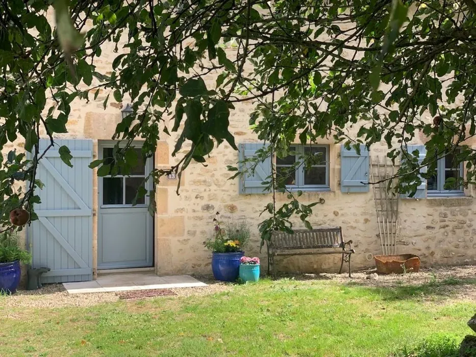 Tapestry Retreat for Art & Relaxation — The retreat is set within an inviting 18th-century stone and wooden beam farmhouse in the department of La Vienne, France. It is surrounded by beautiful gardens, an elegant swimming pool, and open fields, offering a tranquil and picturesque environment. The local area is rich in history, featuring medieval towns, vibrant French markets, and significant Romanesque art, including the UNESCO-listed Abbey of Saint Savin.