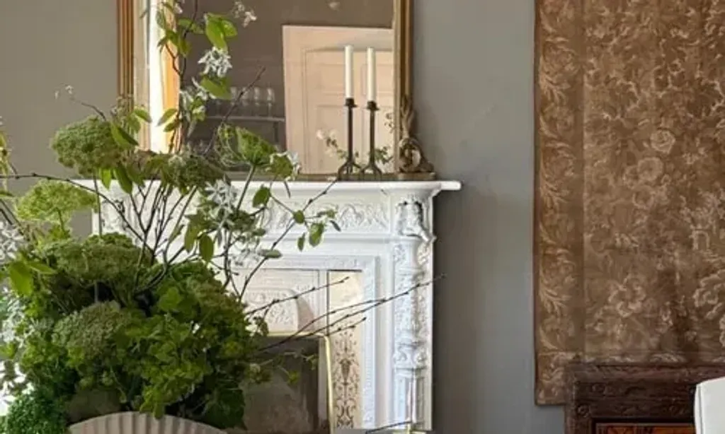 THE ALMANAGE — The Almanage is situated at the base of the scenic Knockmealdown Mountains in County Tipperary, Ireland. This location provides a tranquil backdrop, combining the natural beauty of the Irish countryside with a sense of old-world charm.