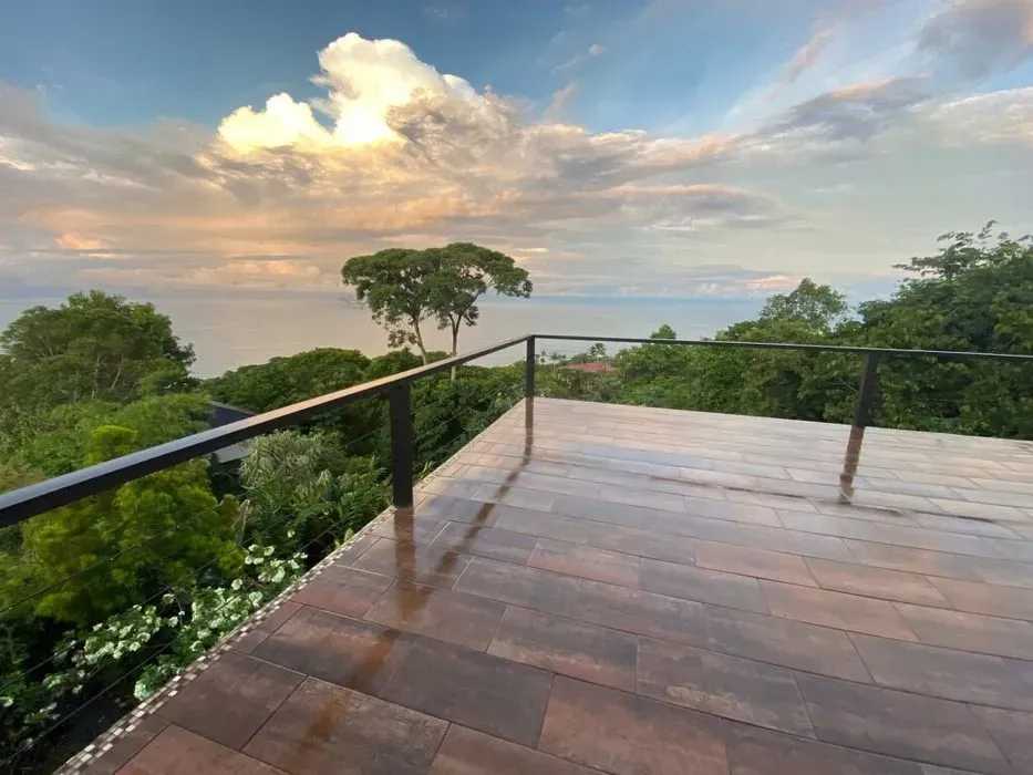 the method world — The center is located in Dominical, Costa Rica, offering breathtaking ocean views from a luxury house. It's set within the vibrant Costa Rican rainforest, providing a lush, natural environment that encourages tranquility and connection with nature.