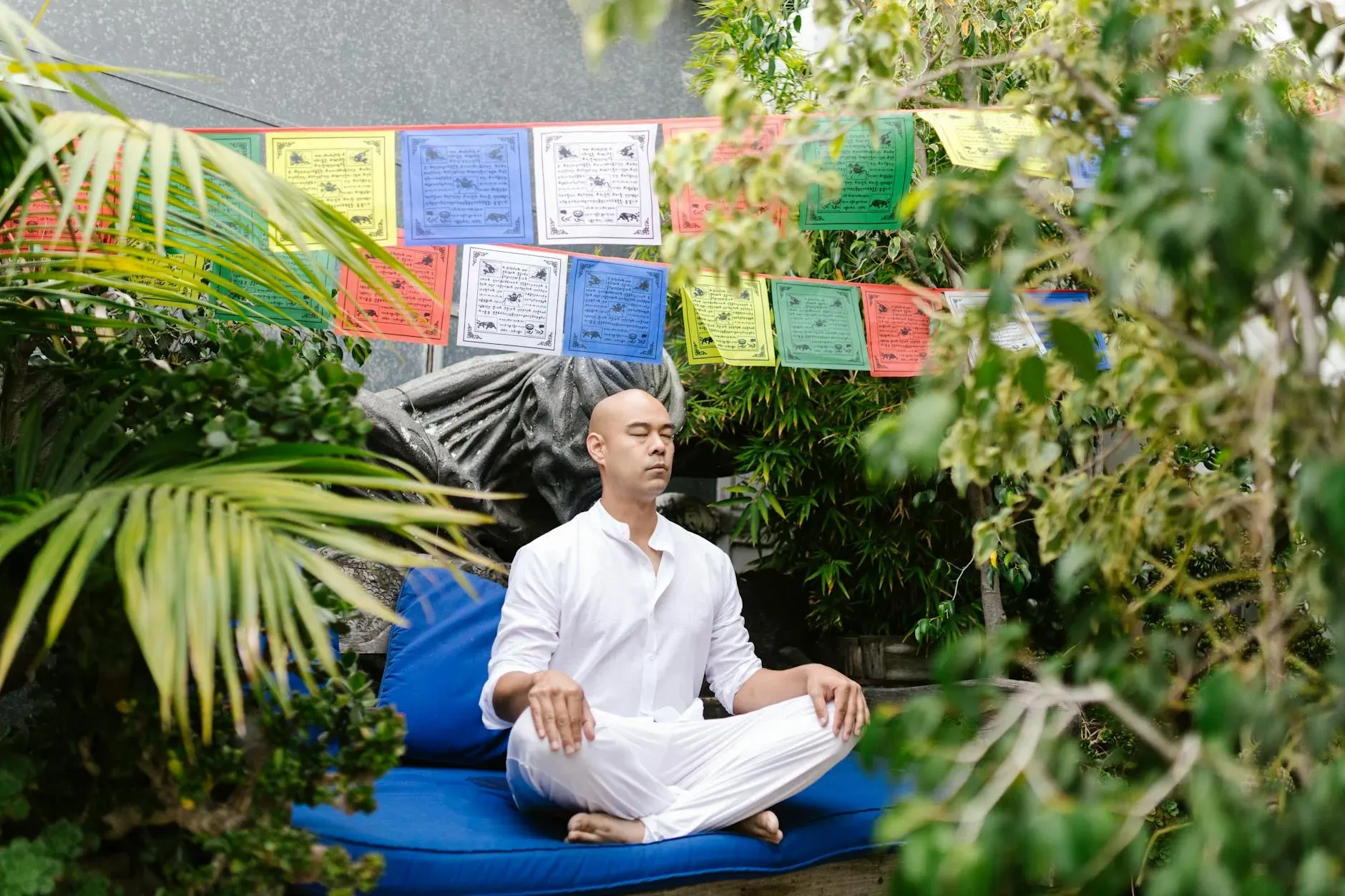 The Secret Garden 3 Day Psilocybin Retreat — Located in Portland, Oregon, the retreat offers a tranquil escape within the city. The Cedar Room provides a peaceful view of a backyard garden, creating a serene and private atmosphere for introspection and healing.