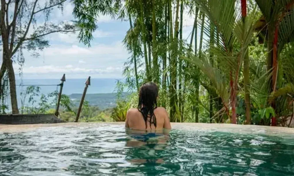 Thrive Collective — set 5km up Calle la Union in Uvita, Costa Rica, the center is surrounded by the vibrant natural beauty of Puntarenas. Expect a tropical environment, rich with the sounds and sights of the rainforest, providing a serene backdrop for introspection and reconnection.
