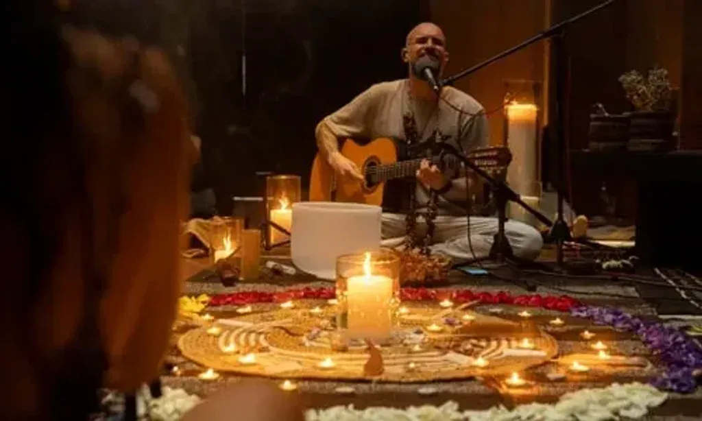 TIJAX | The Shift Ritual — While the exact location in Spain remains a delightful mystery, the focus is clearly on an environment conducive to deep introspection and transformation. Imagine a space where ancient wisdom can truly resonate, allowing for profound personal shifts away from the distractions of everyday life.