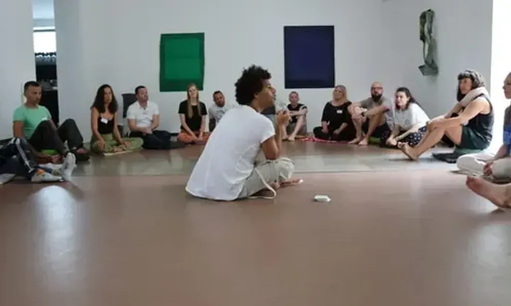 U- Grow — The center is situated in the peaceful countryside of Llagostera, a short drive from the sea but deeply immersed in quiet, rural energy. Rolling hills, pine forests, and the warm, golden light of the Costa Brava characterize the landscape, creating an atmosphere that encourages slowing down and reconnecting.