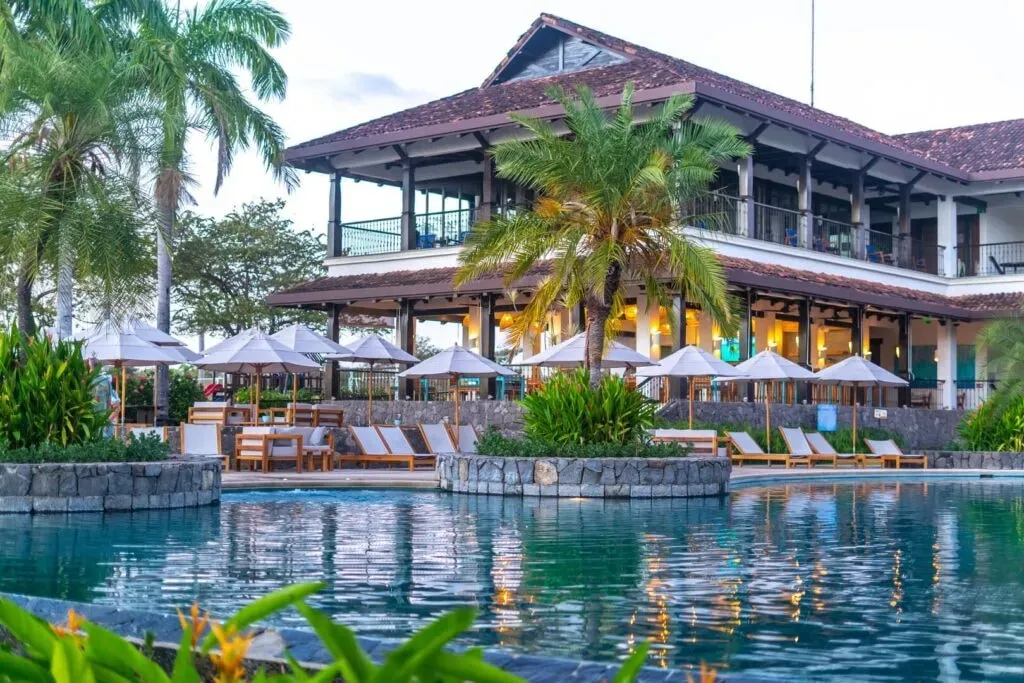 Vali Center Costa Rica — set within Hacienda Pinilla, the center is surrounded by the natural beauty of Guanacaste, Costa Rica. The environment is designed to be a healing space, offering tranquility and a connection to nature that complements the therapeutic programs.