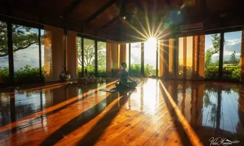 Vida Mountain Resort And Spa — Perched amidst the majestic mountains of Costa Rica, Vida Mountain Resort And Spa provides a serene and natural environment. The location is designed to inspire connection with nature, offering a peaceful backdrop for self-care and introspection. Guests can expect a calm atmosphere, surrounded by lush landscapes.