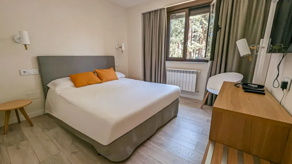 VILLA LUCERNA SPORTS & HOTEL RESORT — Located in Vigo de Sanabria, the resort is set amidst the natural beauty of the region, offering a serene backdrop for retreats. The emphasis is on providing an environment where groups can disconnect from daily stresses and reconnect with each other and nature.