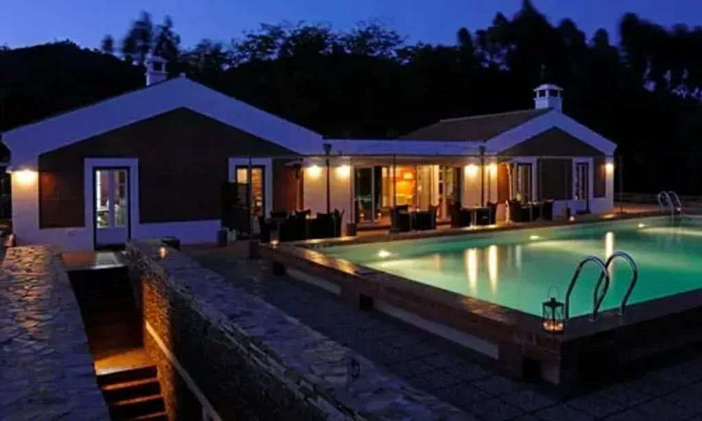 Wide Ocean Retreat — Set in the picturesque region of Galicia, Spain, Wide Ocean Retreat benefits from a coastal environment known for its rugged beauty and lush landscapes. The atmosphere here is one of natural tranquility, inviting guests to connect with the serene surroundings and embrace a slower pace of life.