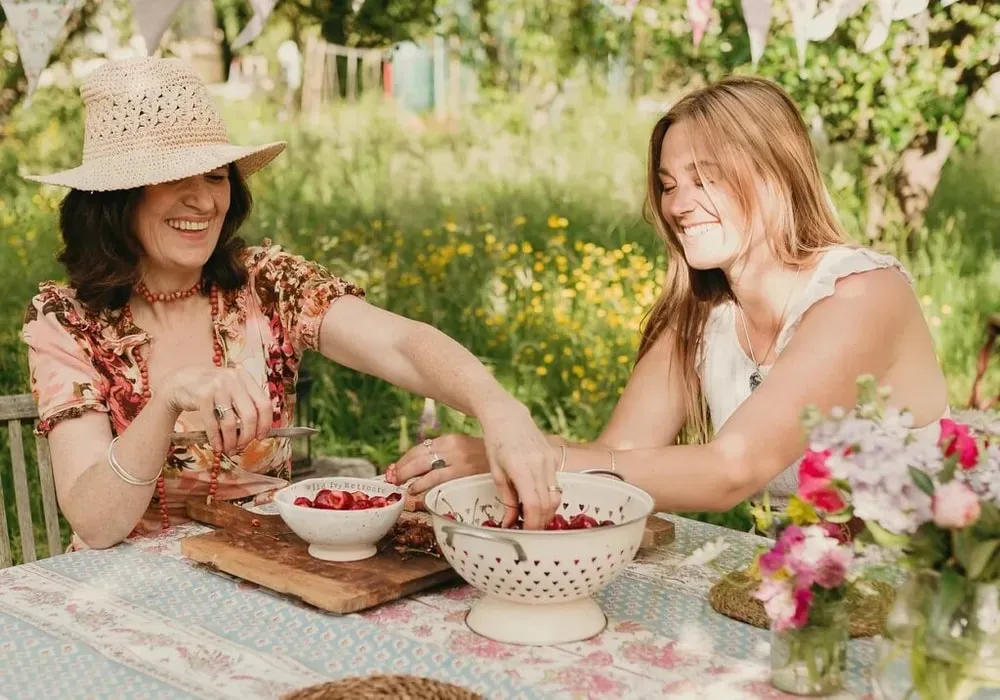 Wild Ivy Retreats — Wild Ivy Retreats is situated in the picturesque village of Puttenham, near St Mary's Church. The location offers a serene environment, surrounded by the natural beauty of the English countryside, providing a peaceful backdrop for contemplation and creative activities.