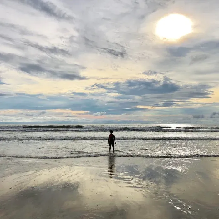 With and For Nature — The venue is set in a lush natural environment, thoughtfully renovated to harmonize with its surroundings. Guests can enjoy the abundant local wildlife and the convenience of an easy walk to the nearby beach, creating a serene and immersive natural atmosphere.
