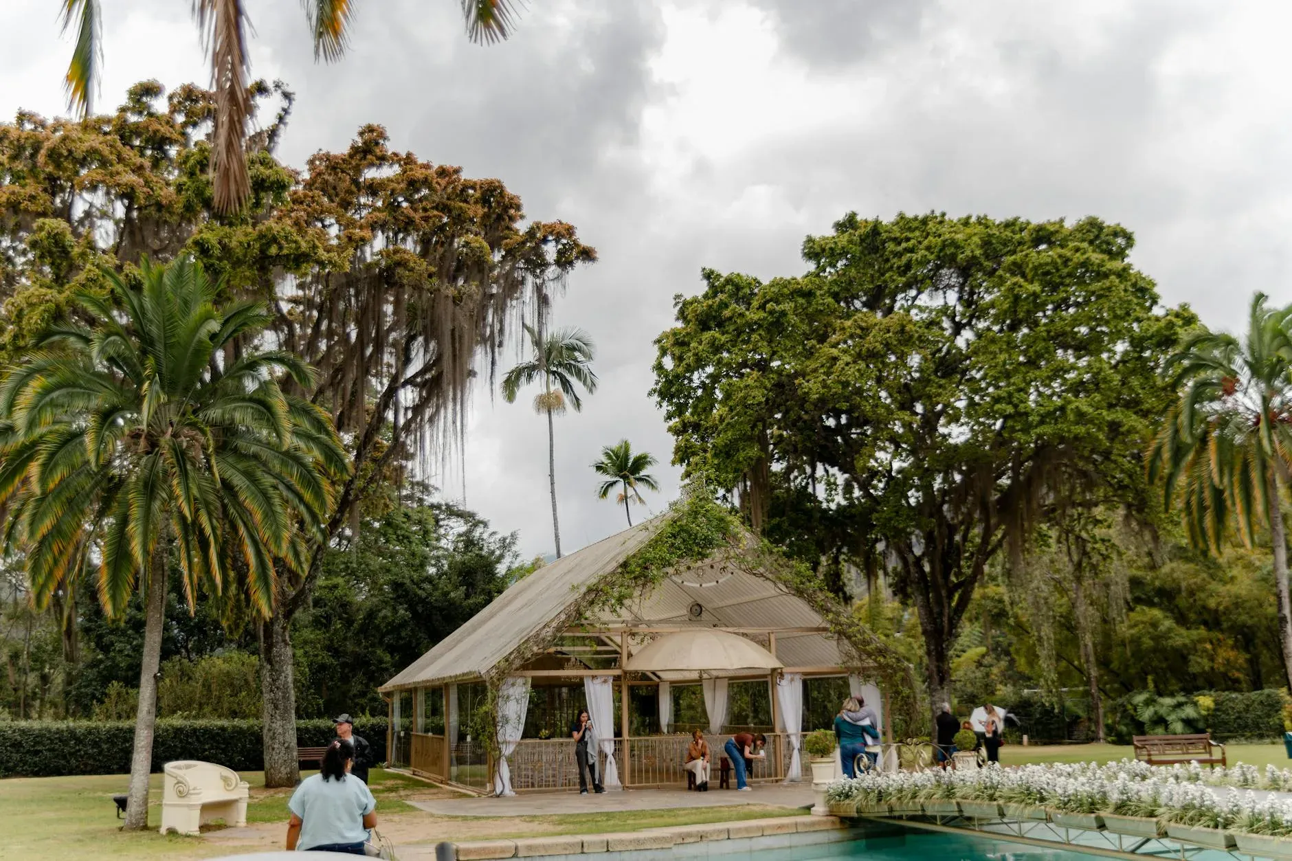 Women Become — The center is located at Casa Corazón, a small family-style lodge situated on the bank of the Marañón River, on the outskirts of Nauta. This serene setting boasts beautiful river views and a wild, abundant garden filled with plants and flowers. A newly built Maloca, a sacred ceremonial space, is set within the garden, and a short walk leads to a small sacred waterfall, well suited to cleansing and cooling off from the jungle heat.