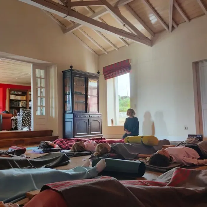 Yoga House Portugal — set in the quiet village of Macinhata do Vouga, Yoga House Portugal offers a serene escape. The atmosphere is one of profound tranquility, where the sounds of nature and the gentle chime of church bells set the rhythm of the day, inviting guests to reconnect with the natural world.