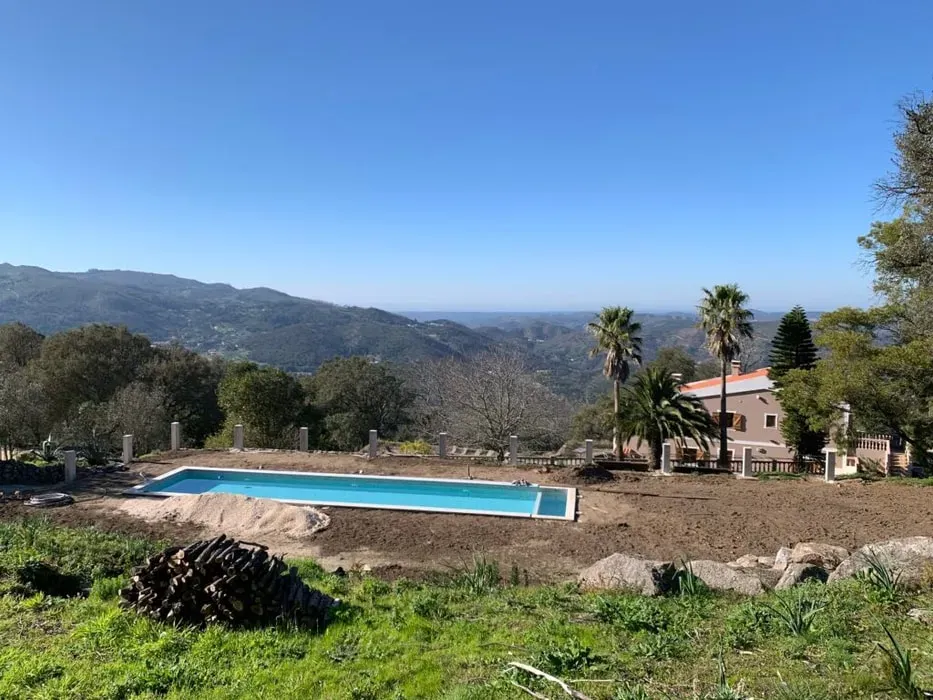 Yogataio — The center is located in the beautiful Algarve region of Portugal, known for its pleasant climate and natural beauty. While specific details about the immediate surroundings are not provided, the general area offers a tranquil backdrop for a retreat focused on inner peace.