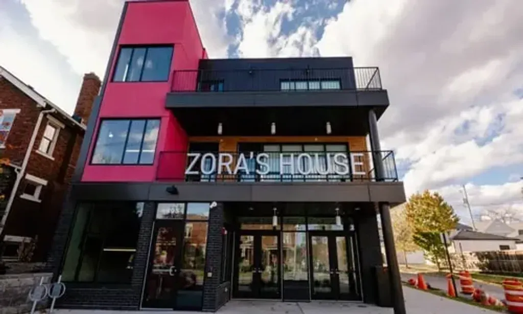 Zora's House — Located in the vibrant Weinland Park area near the University District in Columbus, Ohio, Zora's House offers an urban retreat experience. The center is easily accessible, situated in a dynamic neighborhood that blends local charm with proximity to university life.