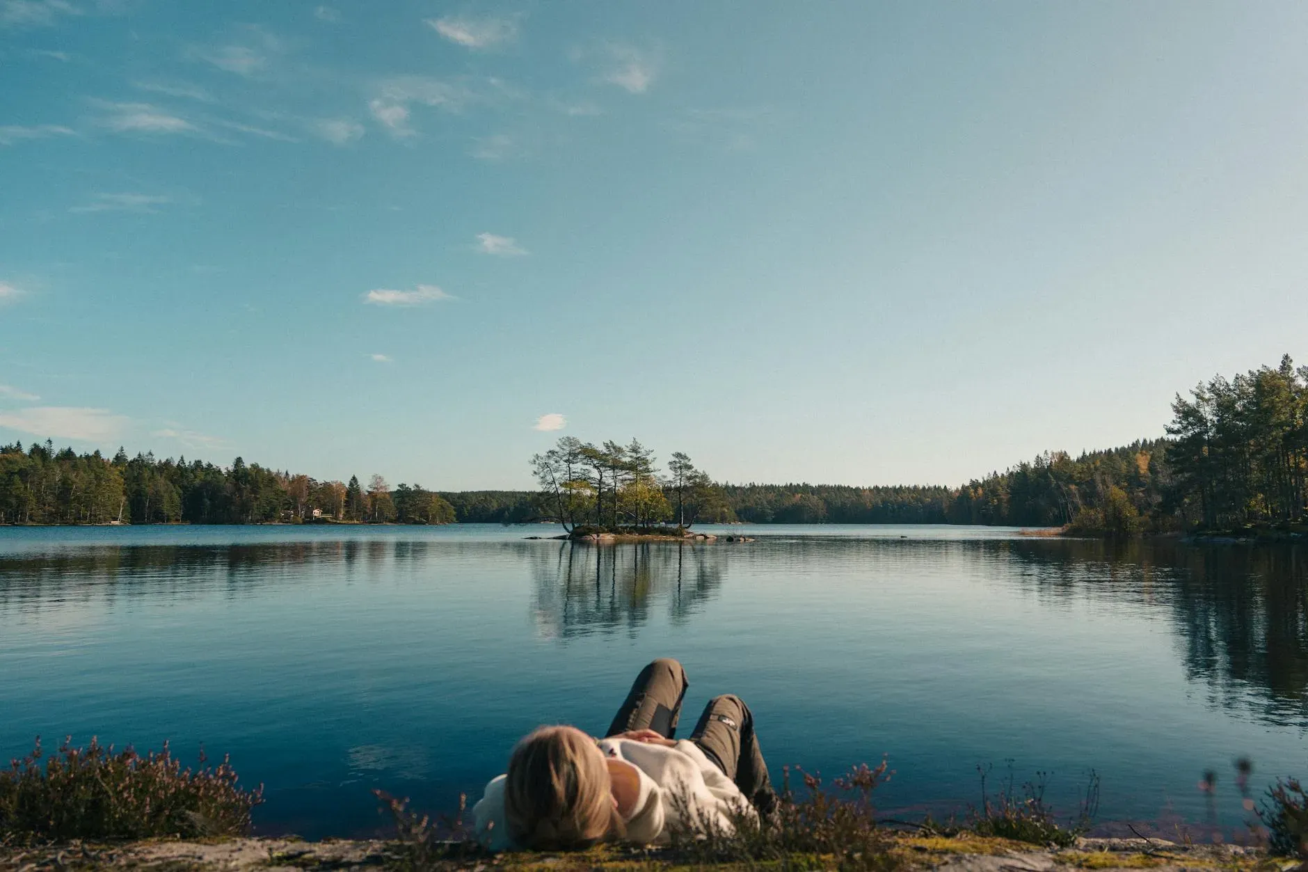 Zengården — Zengården is situated in Fellingsbro, a quiet area in the Swedish countryside. The surroundings likely offer a peaceful and natural environment, ideal for contemplative practices away from urban noise.